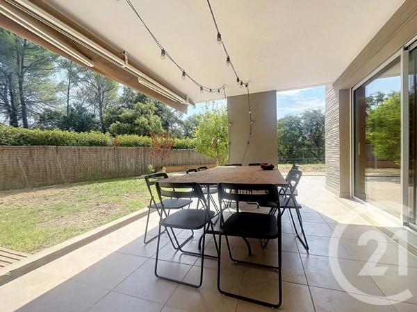 Appartement T3 à vendre  3 pièces - 70 m 2   FREJUS  - 83