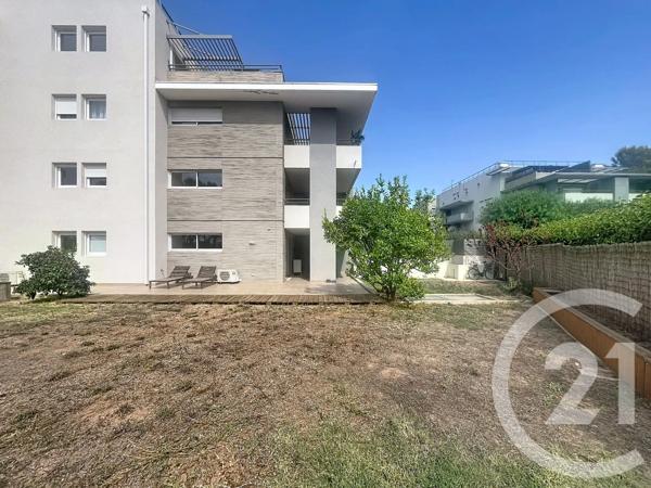 Appartement T3 à vendre  3 pièces - 70 m 2   FREJUS  - 83