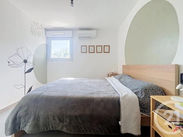 Appartement T3 à vendre  3 pièces - 70 m 2   FREJUS  - 83