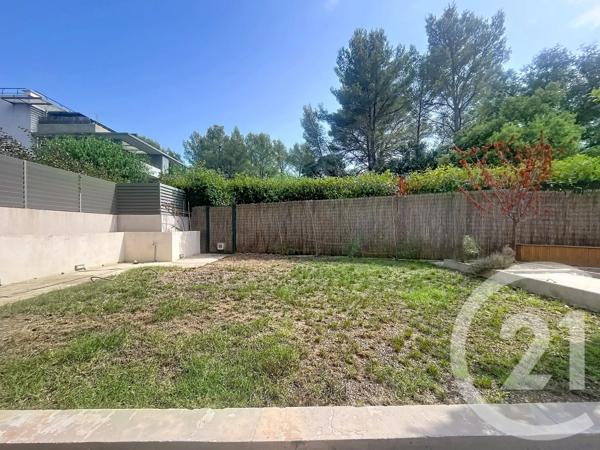 Appartement T3 à vendre  3 pièces - 70 m 2   FREJUS  - 83