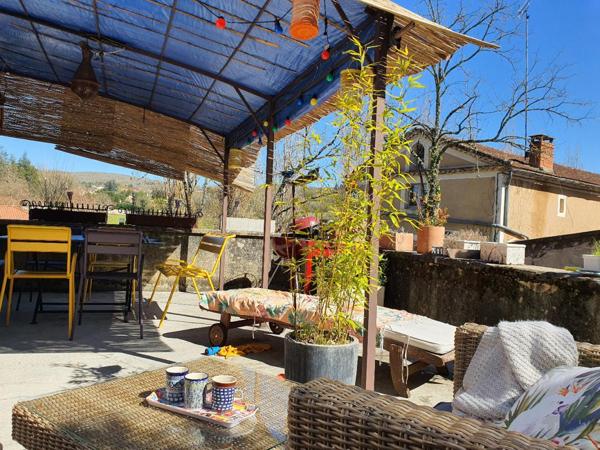 Cahors 46000 à 10 minutes, grande maison avec jardin et piscine