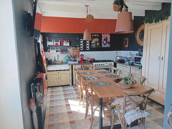 Cahors 46000 à 10 minutes, grande maison avec jardin et piscine