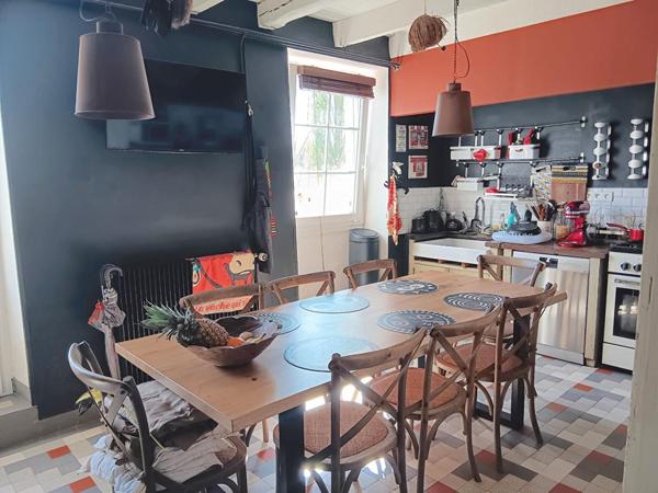 Cahors 46000 à 10 minutes, grande maison avec jardin et piscine
