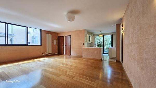 APPARTEMENT AVEC TERRASSE PROCHE BRECHE