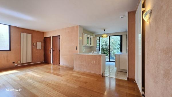 APPARTEMENT AVEC TERRASSE PROCHE BRECHE