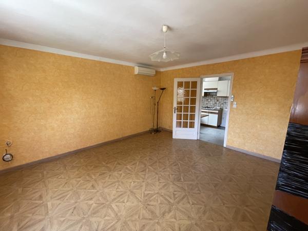 Labastide-Saint-Pierre (82370) Maison à Labstide-Saint-Pierre avec un terrain constructible