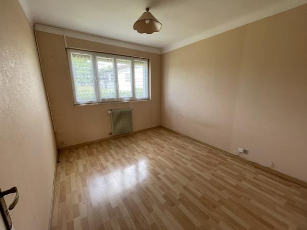 Labastide-Saint-Pierre (82370) Maison à Labstide-Saint-Pierre avec un terrain constructible