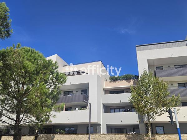 Appartement
         4 pièces
        - 89 m² Bien prestige 530 000 € *