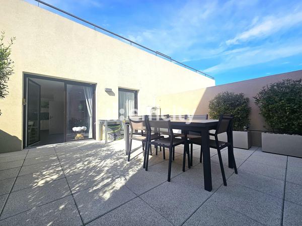 Appartement
         4 pièces
        - 89 m² Bien prestige 530 000 € *