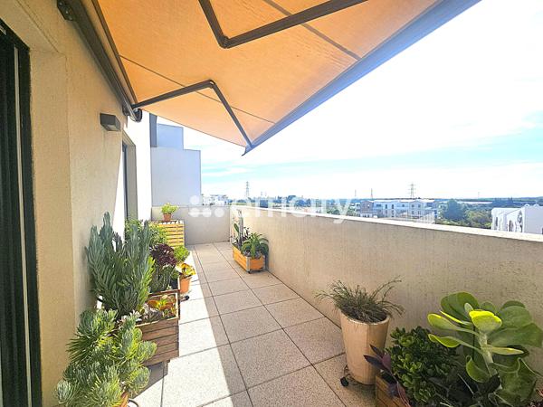 Appartement
         4 pièces
        - 89 m² Bien prestige 530 000 € *