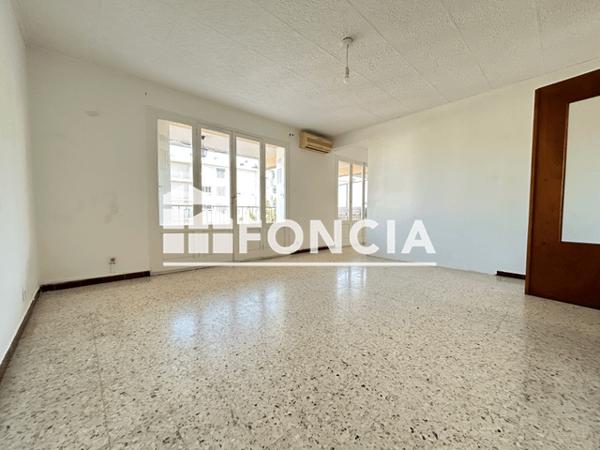 Location Appartement 4 pièces 82 m² - 24 RUE ALPHONSE DAUDET La Garde 83130