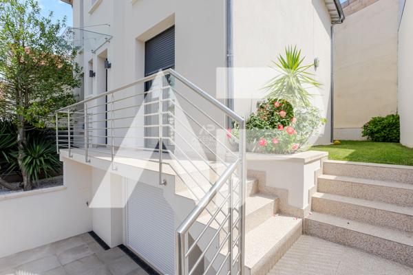 CHAVILLE RIVE GAUCHE - Maison Familiale 795 000 € **  - Référence  665-S