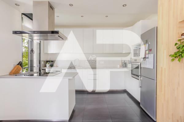 CHAVILLE RIVE GAUCHE - Maison Familiale 795 000 € **  - Référence  665-S