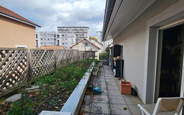 Maison à vendre    5 pièces • 241 m2 Grenoble