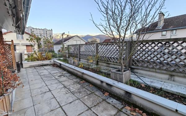 Maison à vendre    5 pièces • 241 m2 Grenoble