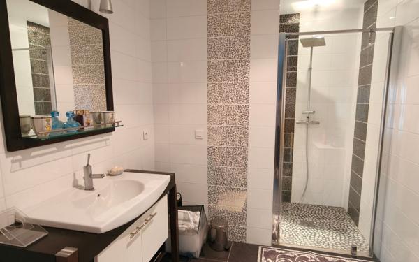 Maison à vendre    5 pièces • 241 m2 Grenoble