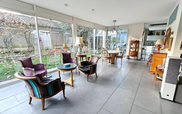 Maison à vendre    5 pièces • 241 m2 Grenoble