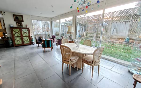 Maison à vendre    5 pièces • 241 m2 Grenoble