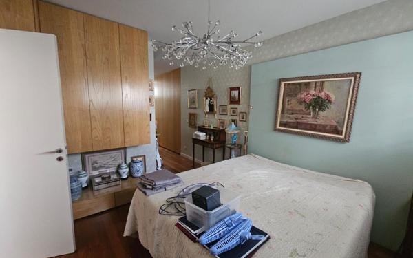 Maison à vendre    5 pièces • 241 m2 Grenoble