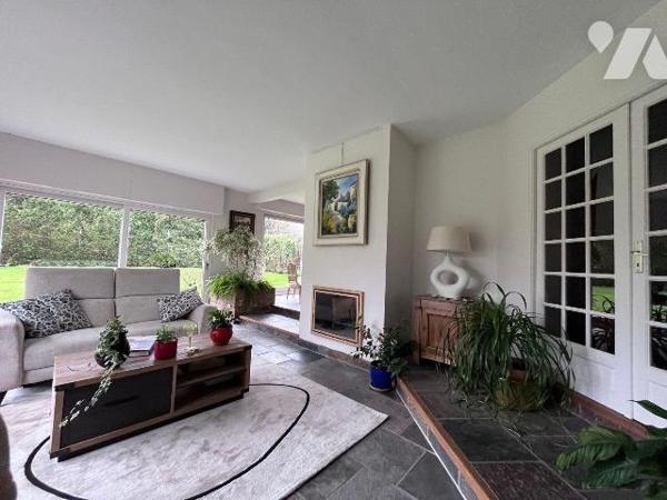 HAZEBROUCK : Coup de coeur pour cette superbe propriété à l'abri des regards !!! Bel environnem...