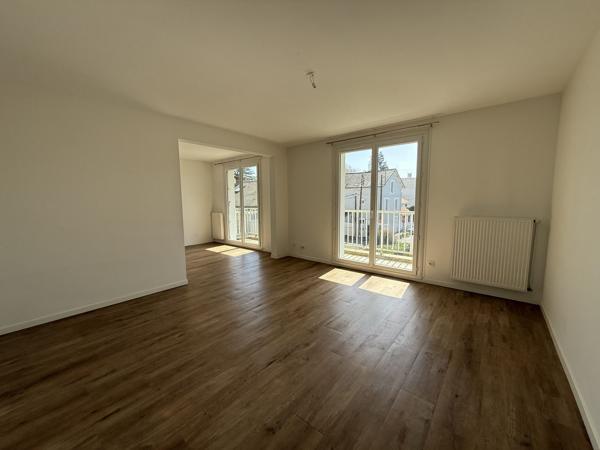 NANTES SCHUMAN, BEAU T4 RENOVE ENSOLEILLE CALME ET VERDURE, BALCON et PARKING