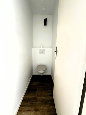 NANTES SCHUMAN, BEAU T4 RENOVE ENSOLEILLE CALME ET VERDURE, BALCON et PARKING