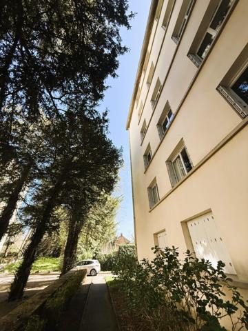 NANTES SCHUMAN, BEAU T4 RENOVE ENSOLEILLE CALME ET VERDURE, BALCON et PARKING