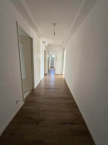 NANTES SCHUMAN, BEAU T4 RENOVE ENSOLEILLE CALME ET VERDURE, BALCON et PARKING
