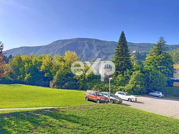 Meylan – Quartier des Ayguinards, appartement familial traversant 5 pièces (101 m²)