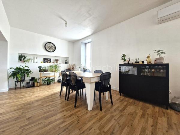Immeuble mixte de 303 m²