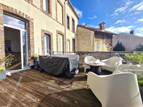 Immeuble mixte de 303 m²