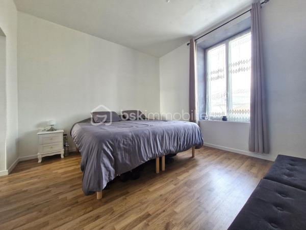 Immeuble mixte de 303 m²