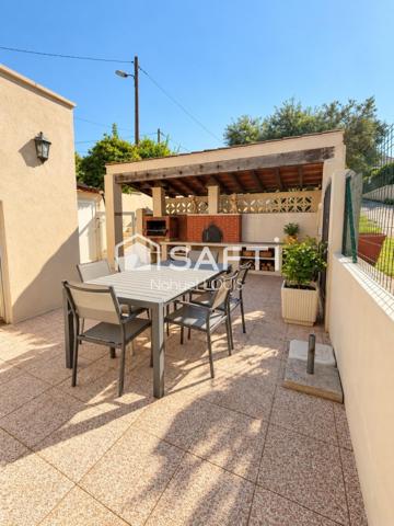 VILLA – PREMIÈRE LIGNE – LES PIEDS DANS L’EAU