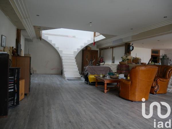 Maison 8 pièces de 250 m² à Échillais (17620)