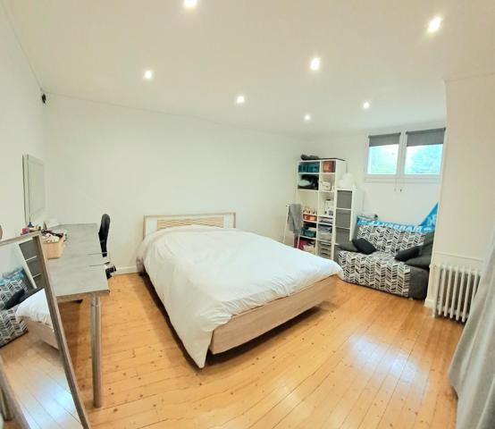 Spacieuse maison de ville de caractère 5 chambres.