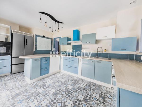 Maison
         9 pièces
        - 198 m² 465 000 € *