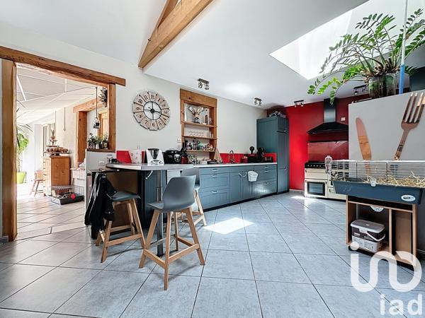 Maison à vendre 4 pièces 221 m² Mauzé-sur-le-Mignon