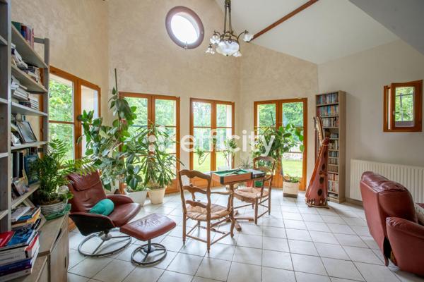 Maison
         8 pièces
        - 166 m²