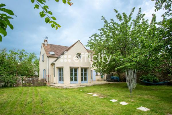 Maison
         8 pièces
        - 166 m²