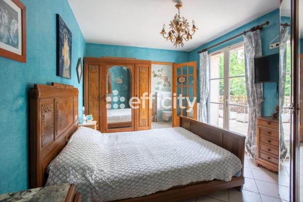 Maison
         8 pièces
        - 166 m²