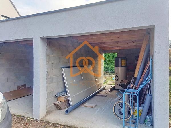 À Geispolsheim Village : Appartement avec garage, parking et un are de terrain