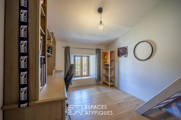 Elégante Maison de Maître avec piscine en coeur de village