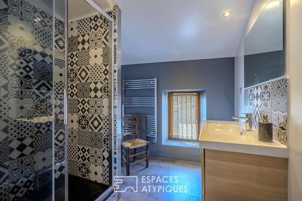Elégante Maison de Maître avec piscine en coeur de village