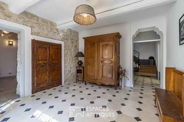 Elégante Maison de Maître avec piscine en coeur de village
