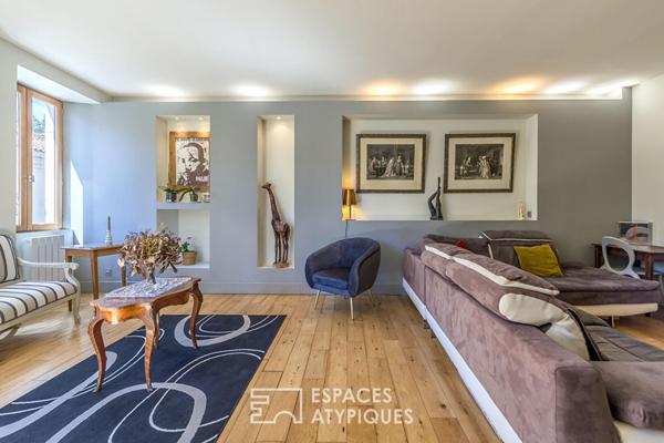 Elégante Maison de Maître avec piscine en coeur de village
