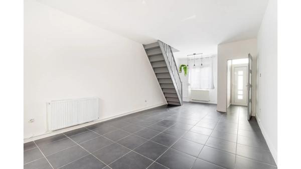 Maison
         2 pièces
        - 65 m² Exclusivité 128 600 € *