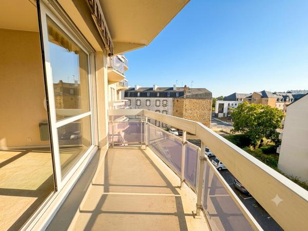 Appartement Vannes 4 pièce(s) 69 m2 1 parking + 1 garage + 1 cave . , Vannes