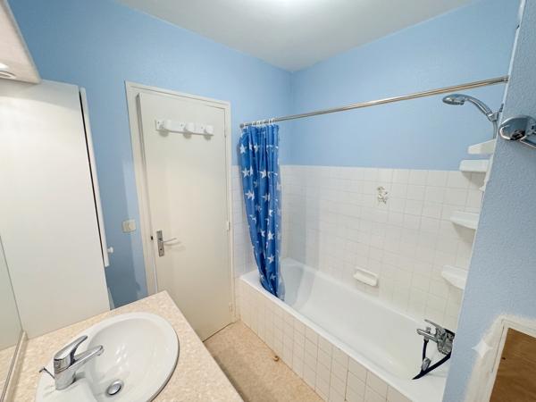Appartement Vannes 4 pièce(s) 69 m2 1 parking + 1 garage + 1 cave . , Vannes