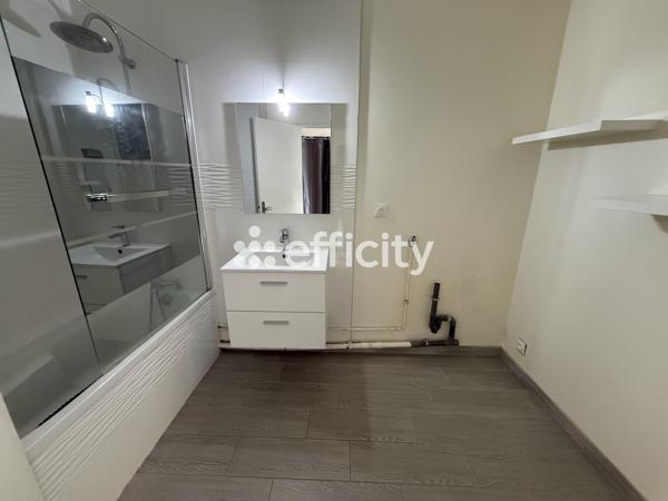 Appartement
         4 pièces
        - 81 m²