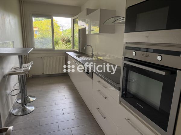 Appartement
         4 pièces
        - 81 m²